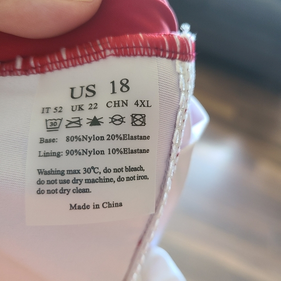 Halter swim top - Picture 3 of 3